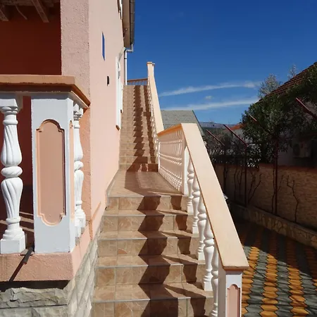 Laura * بوسيدارجي