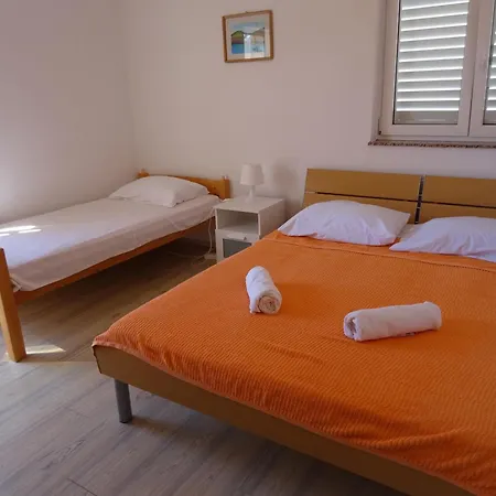 Apartamento Laura Posedarje