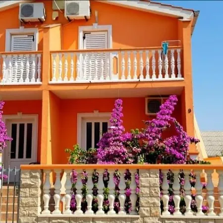 Apartamento Laura Posedarje